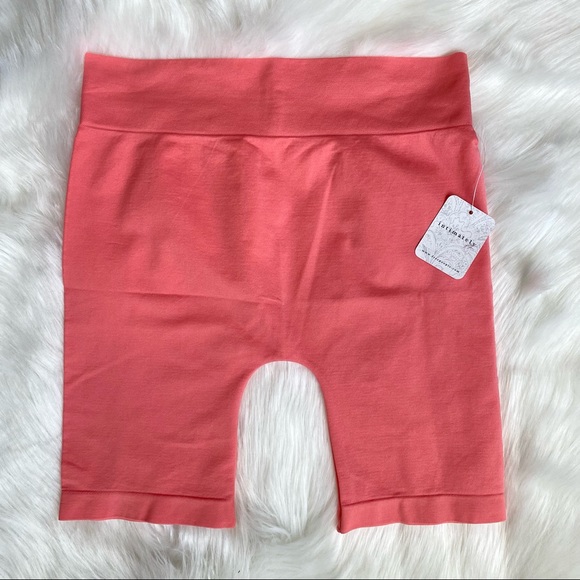 NWT FREE PEOPLE Intimately Size XS/S Seamless Biker Shorts Coral Peach - Picture 1 of 9